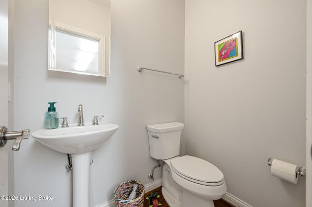 2601 Alia Cir, Louisville, KY 40222
