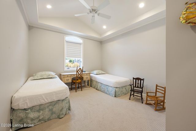 2601 Alia Cir, Louisville, KY 40222