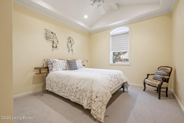 2601 Alia Cir, Louisville, KY 40222