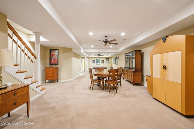 2601 Alia Cir, Louisville, KY 40222