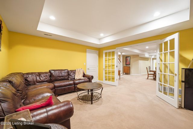 2601 Alia Cir, Louisville, KY 40222