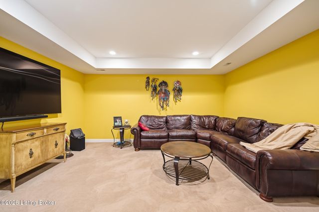 2601 Alia Cir, Louisville, KY 40222