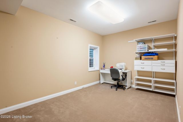 2601 Alia Cir, Louisville, KY 40222