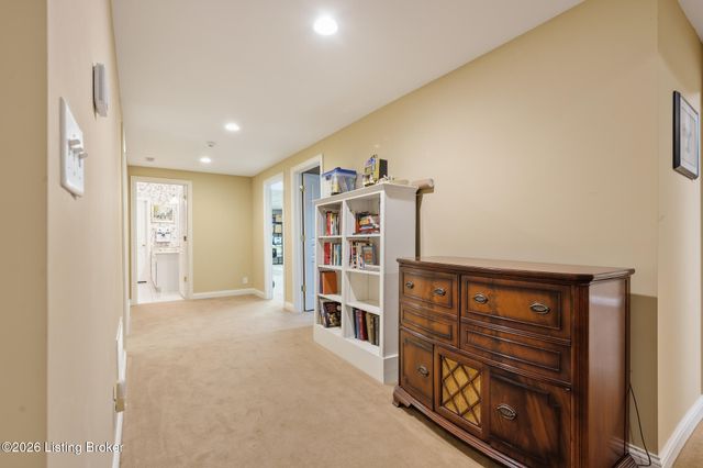 2601 Alia Cir, Louisville, KY 40222