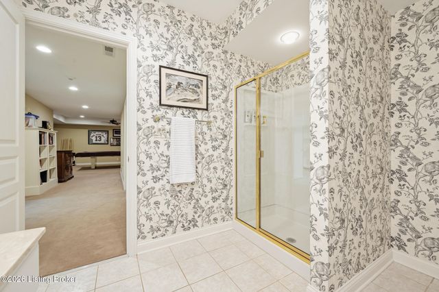 2601 Alia Cir, Louisville, KY 40222