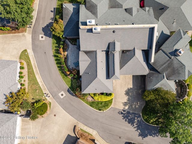 2601 Alia Cir, Louisville, KY 40222
