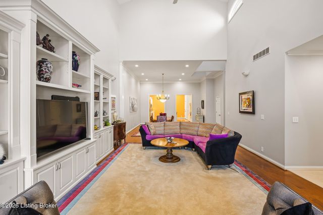 2601 Alia Cir, Louisville, KY 40222