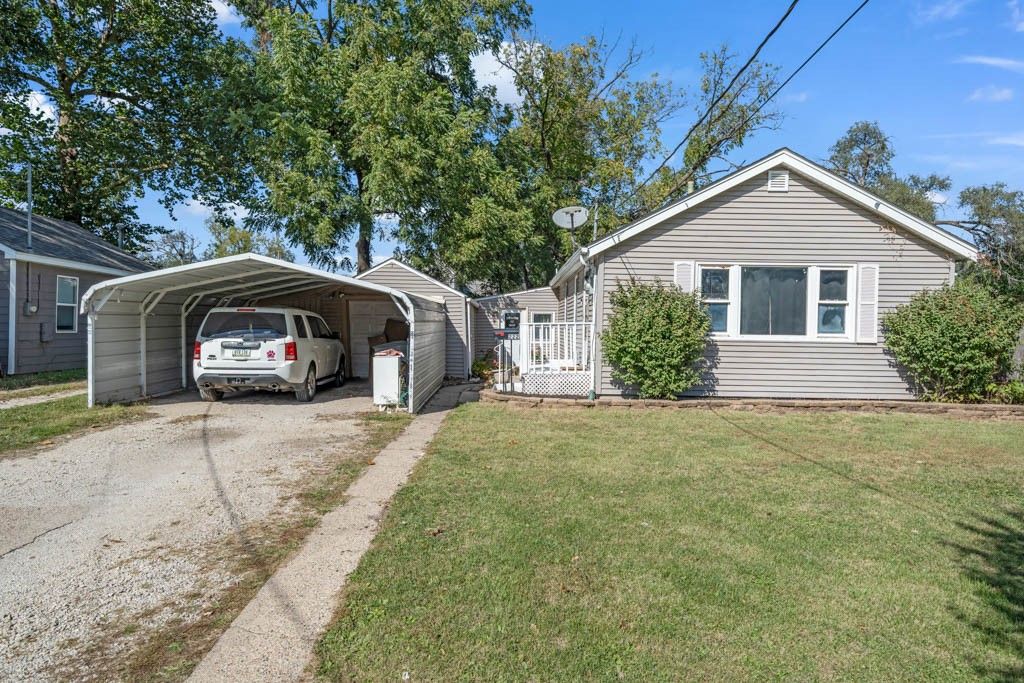 222 Watson Avenue, Des Moines, IA 50313