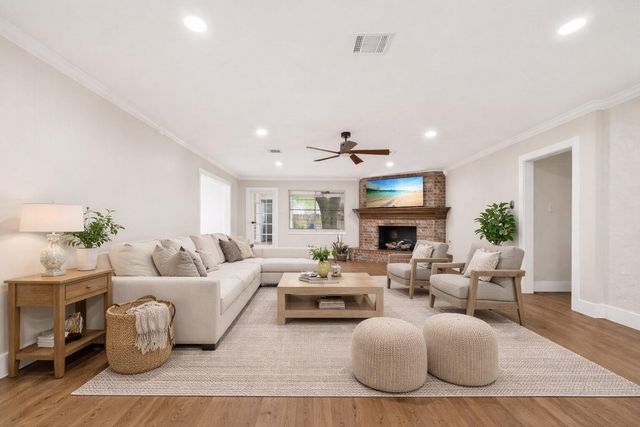 11507 Barwood Bend Drive, Houston, TX 77065