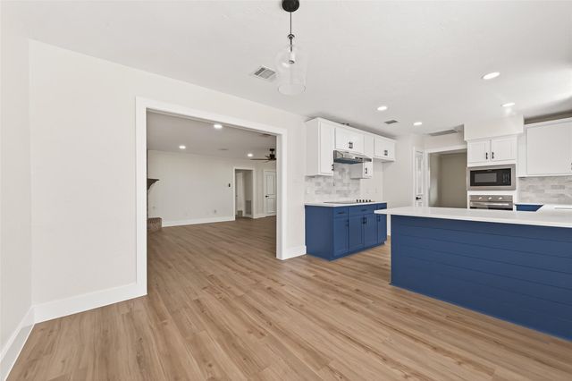 11507 Barwood Bend Drive, Houston, TX 77065