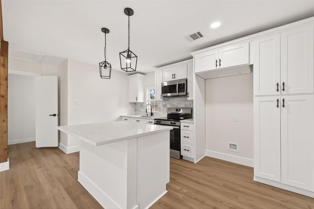 11507 Barwood Bend Drive, Houston, TX 77065