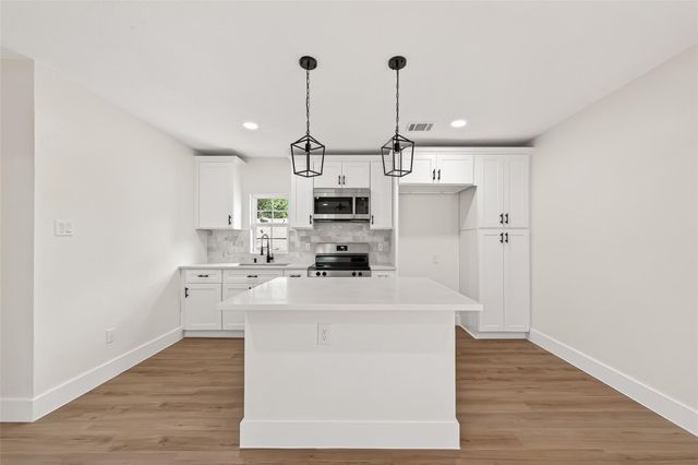 11507 Barwood Bend Drive, Houston, TX 77065