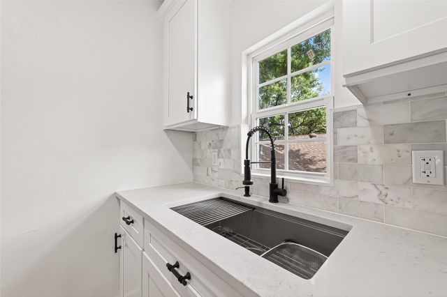 11507 Barwood Bend Drive, Houston, TX 77065