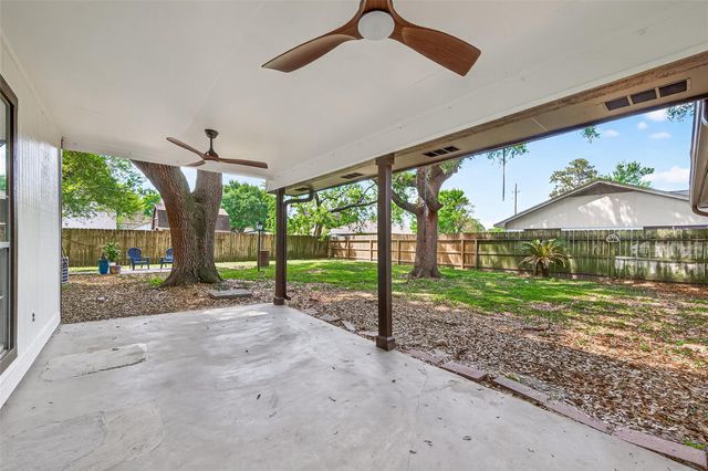 11507 Barwood Bend Drive, Houston, TX 77065