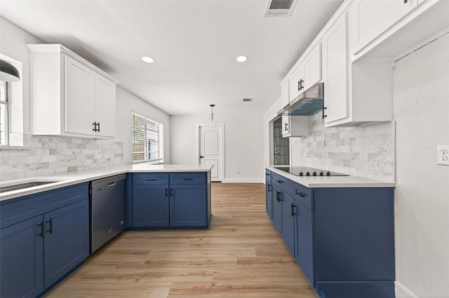 11507 Barwood Bend Drive, Houston, TX 77065