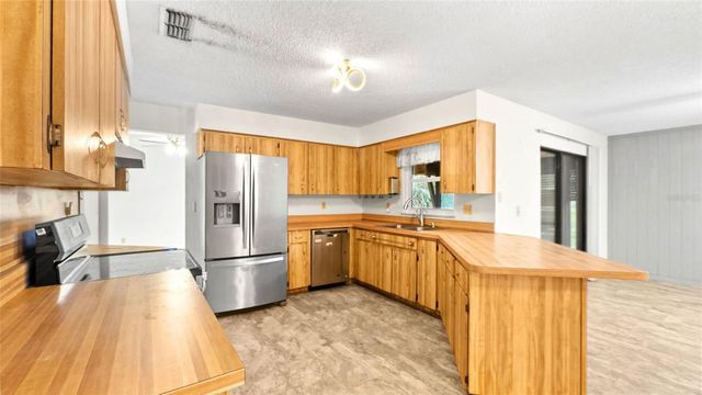 5112 BERNADETTE DRIVE, Zephyrhills, FL 33541