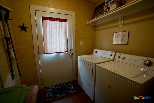 61 N Bayview Street 1, Port O'connor, TX 77982