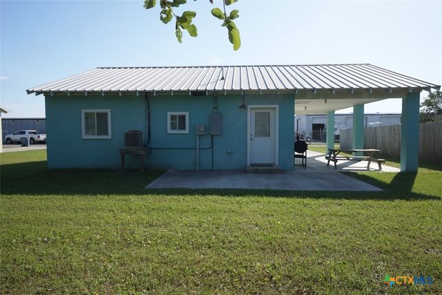 61 N Bayview Street 1, Port O'connor, TX 77982