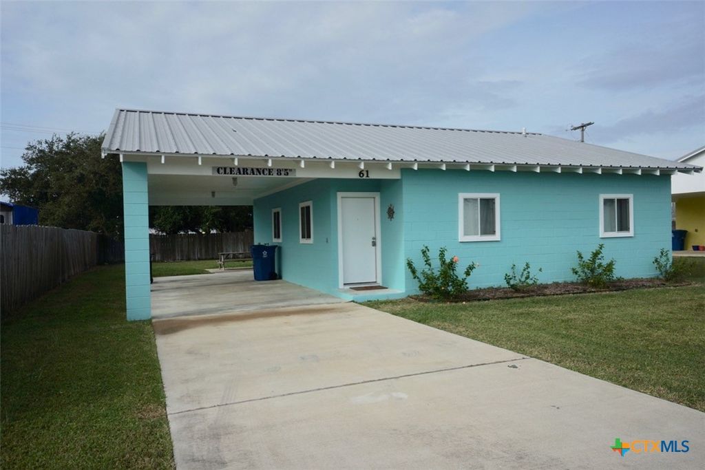 61 N Bayview Street 1, Port O'connor, TX 77982