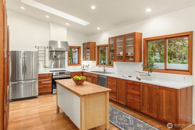 6729 NE Ralston Road, Bainbridge Island, WA 98110