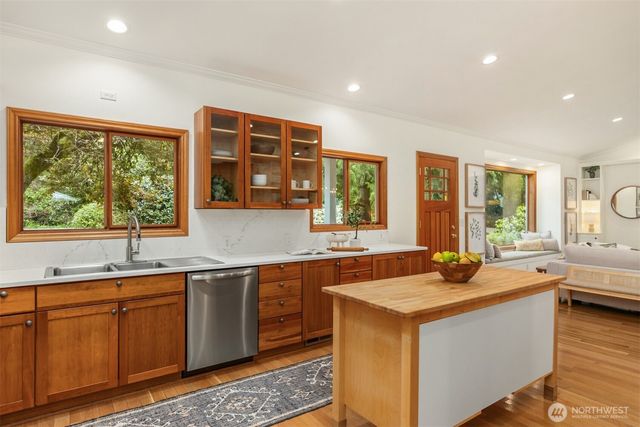6729 NE Ralston Road, Bainbridge Island, WA 98110