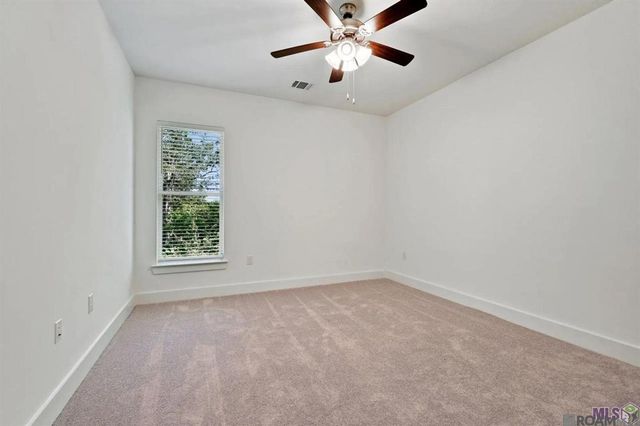 5832 Lake Shelf Dr, Baton Rouge, LA 70820