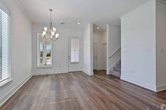 5832 Lake Shelf Dr, Baton Rouge, LA 70820