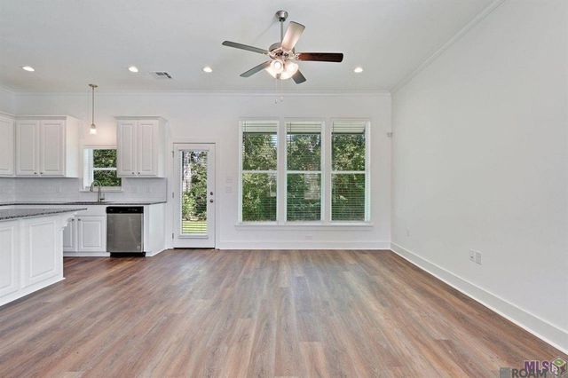 5832 Lake Shelf Dr, Baton Rouge, LA 70820