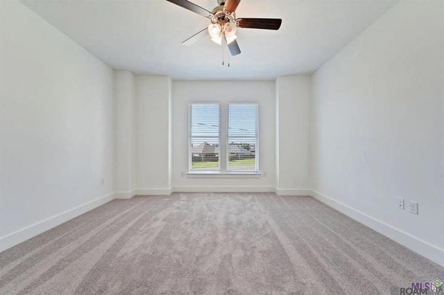 5832 Lake Shelf Dr, Baton Rouge, LA 70820