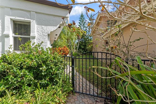 4484 NW 29th Way, Boca Raton, FL 33434