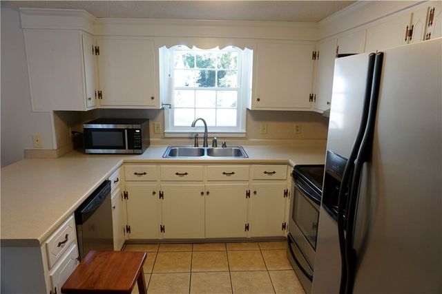 1602 St Marys Drive, Waycross, GA 31501