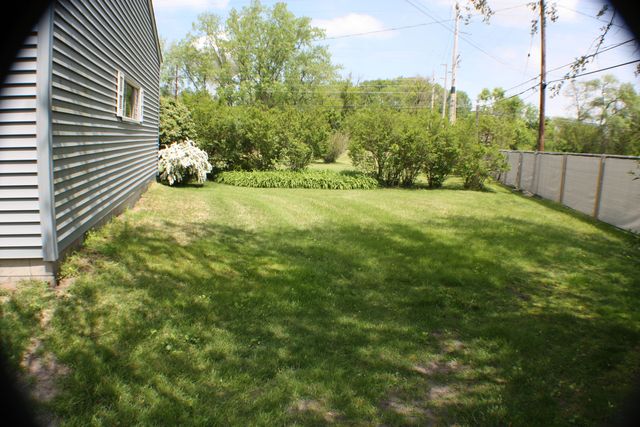 8925 Bunker Hill Drive, Munster, IN 46321