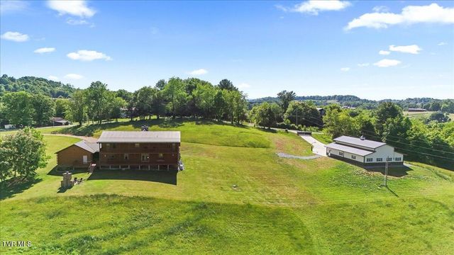 460 Lowell Jones Road, Piney Flats, TN 37686