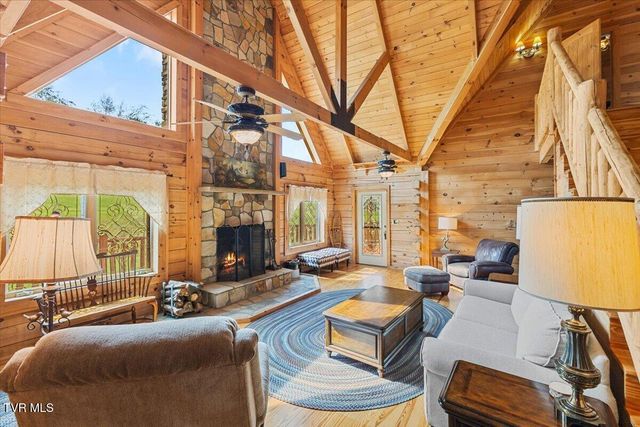460 Lowell Jones Road, Piney Flats, TN 37686