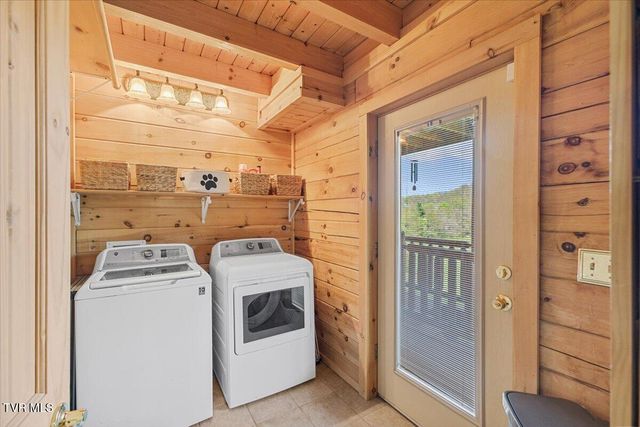 460 Lowell Jones Road, Piney Flats, TN 37686