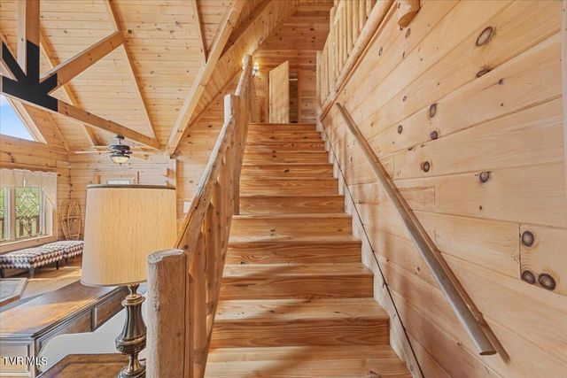 460 Lowell Jones Road, Piney Flats, TN 37686