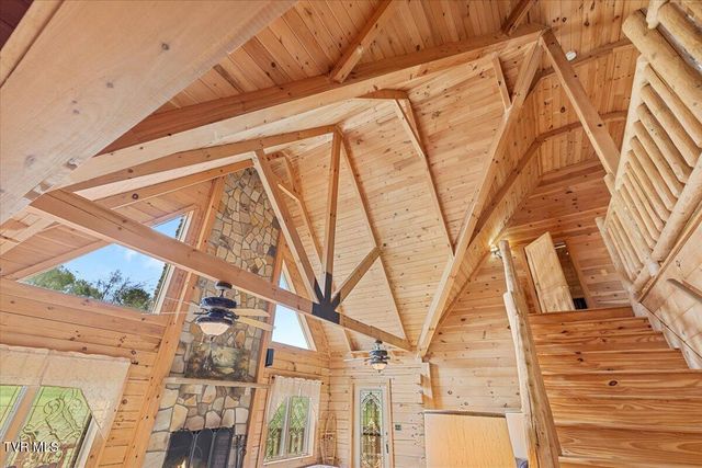 460 Lowell Jones Road, Piney Flats, TN 37686