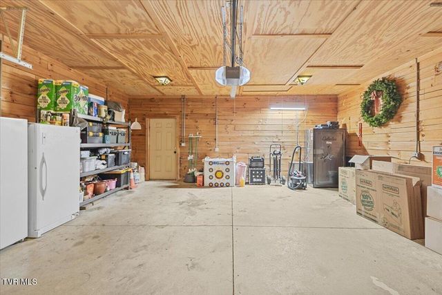 460 Lowell Jones Road, Piney Flats, TN 37686