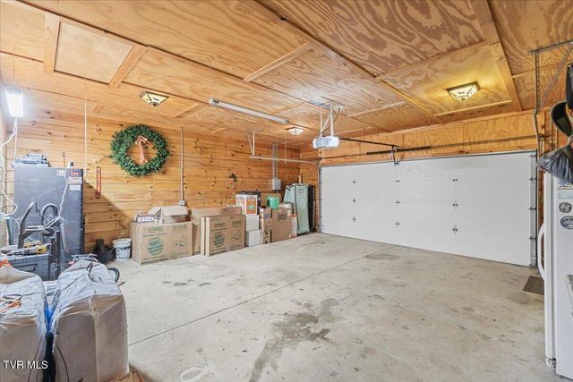 460 Lowell Jones Road, Piney Flats, TN 37686