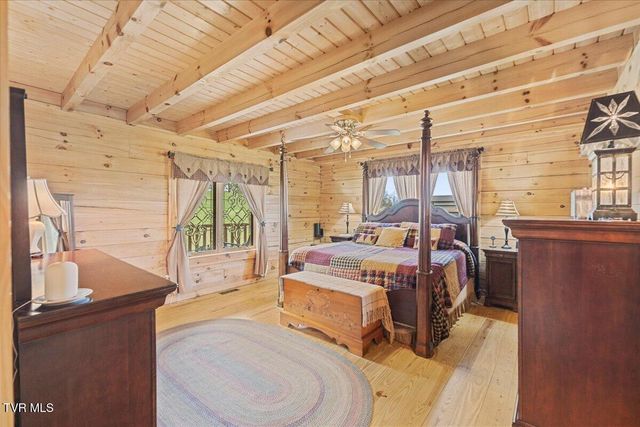 460 Lowell Jones Road, Piney Flats, TN 37686