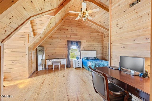 460 Lowell Jones Road, Piney Flats, TN 37686