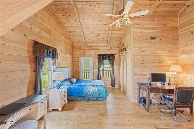 460 Lowell Jones Road, Piney Flats, TN 37686