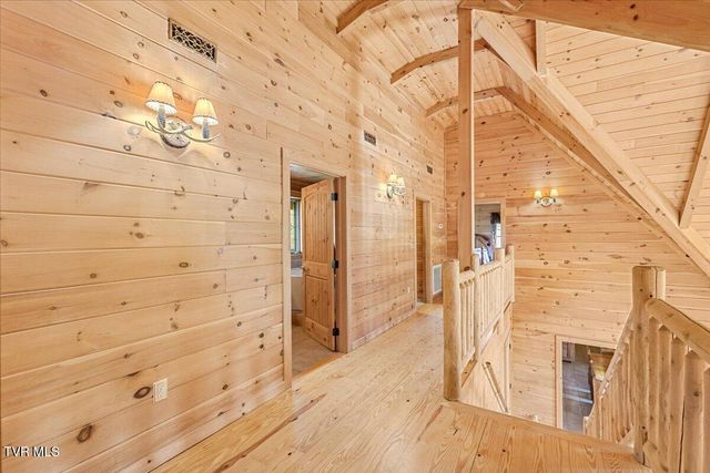 460 Lowell Jones Road, Piney Flats, TN 37686