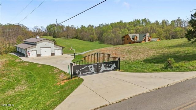 460 Lowell Jones Road, Piney Flats, TN 37686