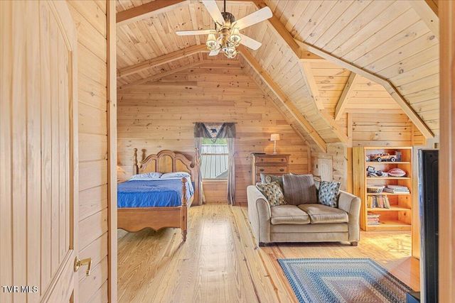460 Lowell Jones Road, Piney Flats, TN 37686