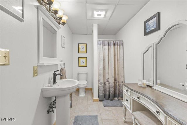 460 Lowell Jones Road, Piney Flats, TN 37686