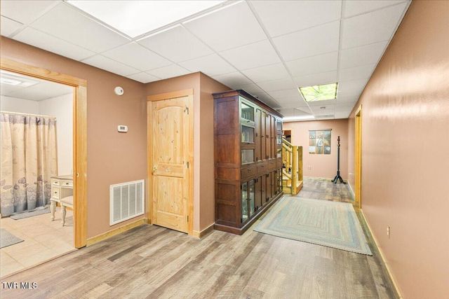 460 Lowell Jones Road, Piney Flats, TN 37686
