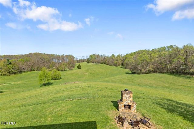 460 Lowell Jones Road, Piney Flats, TN 37686