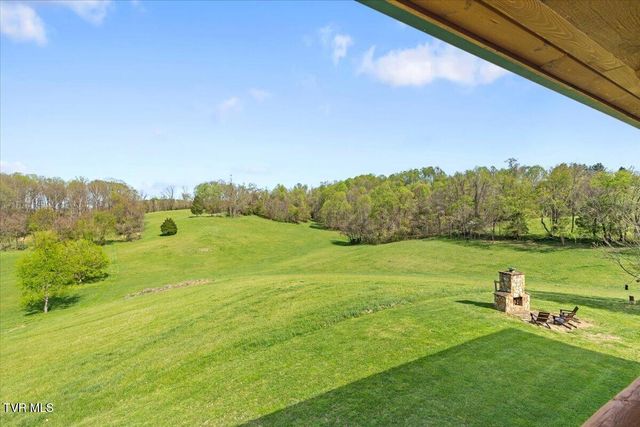 460 Lowell Jones Road, Piney Flats, TN 37686