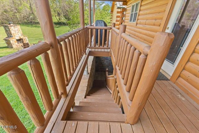 460 Lowell Jones Road, Piney Flats, TN 37686